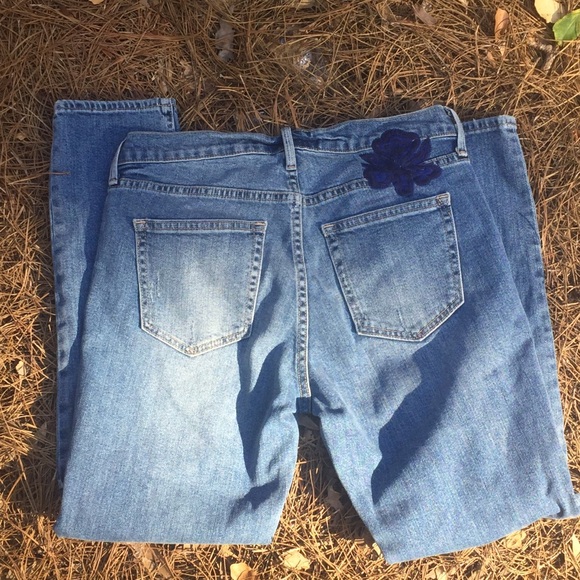NWT Floral/Embroidered Gap Jeans - Picture 8 of 8